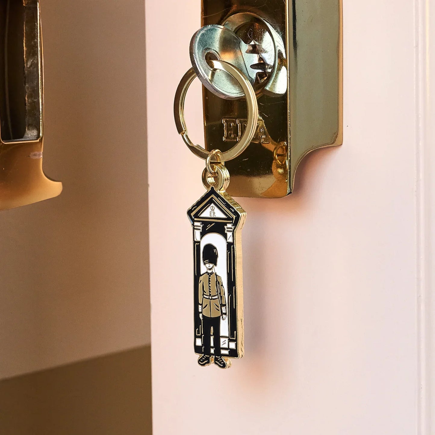 Victoria Eggs Kings Guard Keyring