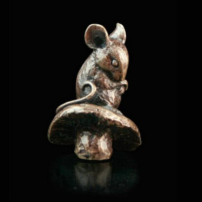 Butler & Peach Mouse on Toadstool