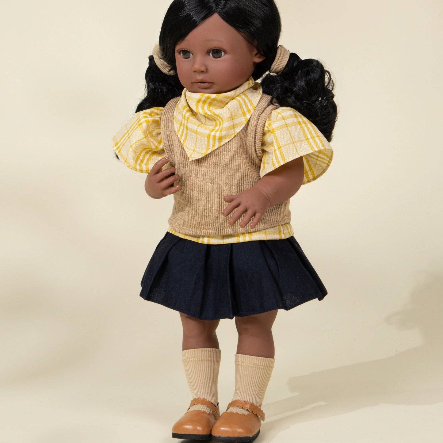 CocoFriends Olivia – 22" (56 cm) Doll